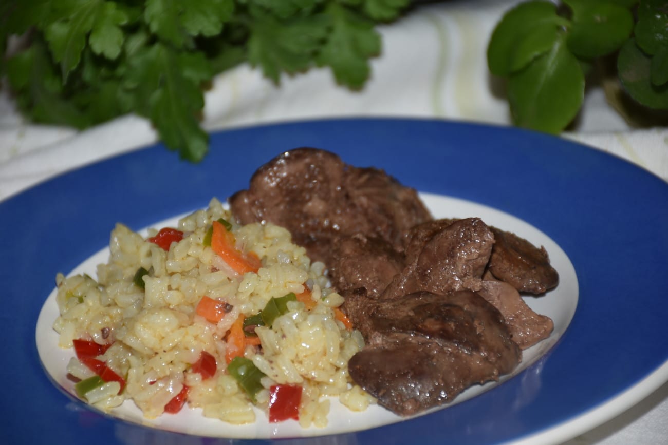 Ficatei de pui sote cu orez si legume