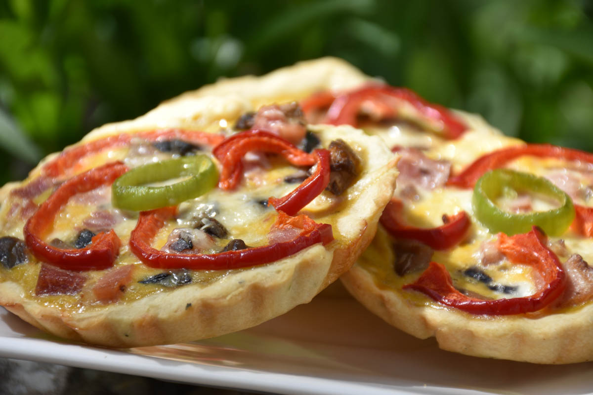 Mini tarte cu ciuperci si cascaval