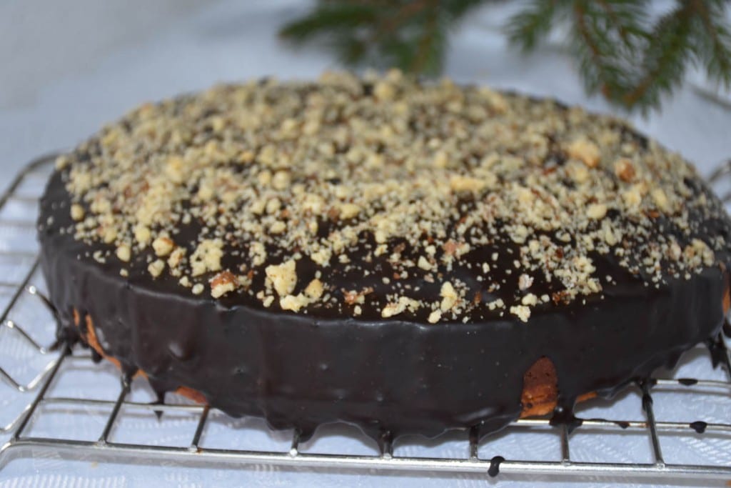 tort cu cacao si nuci-reteta