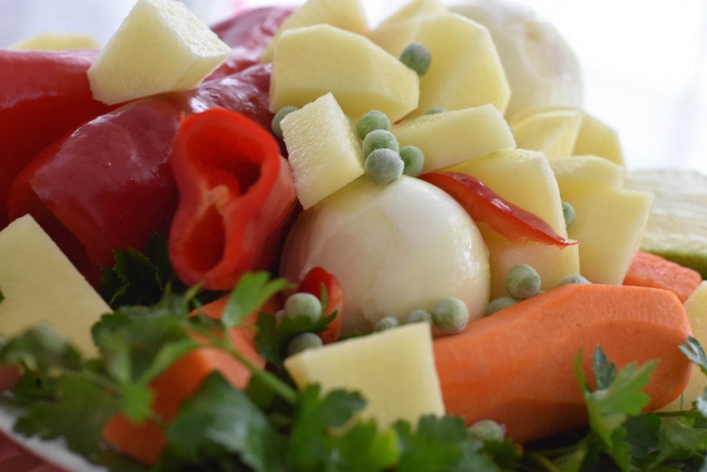 ingrediente pentru tocanita de cartofi si mazare