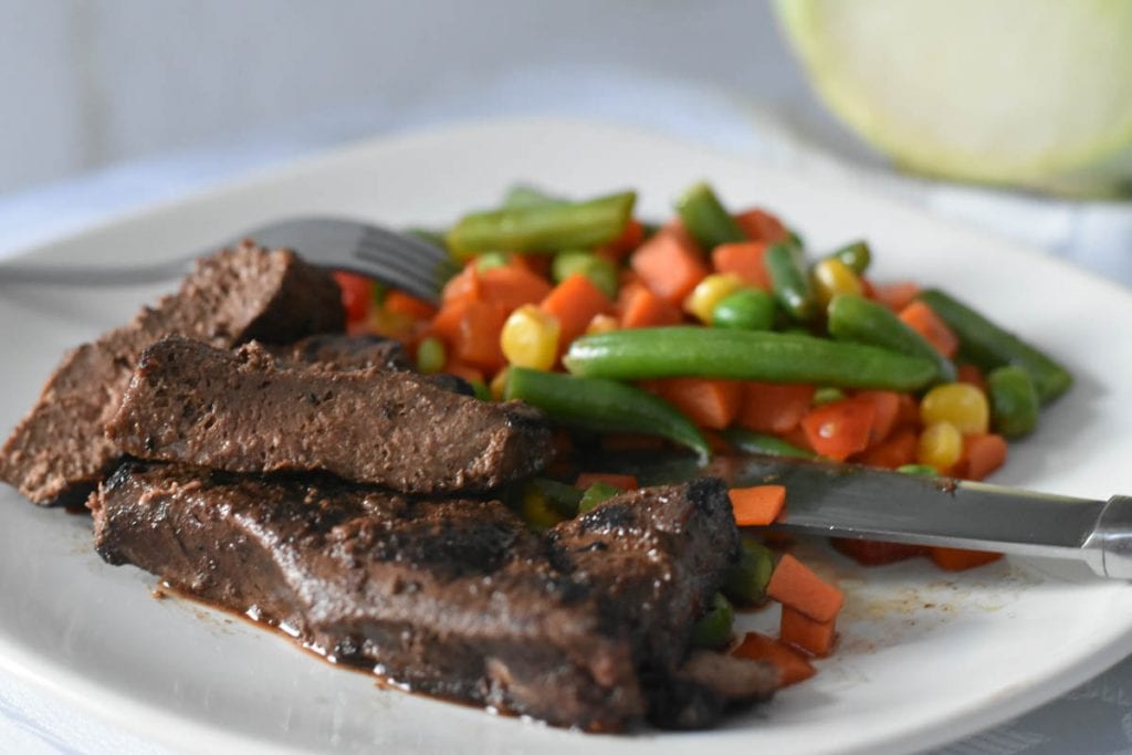 ficat de porc la tigaie cu legume-reteta
