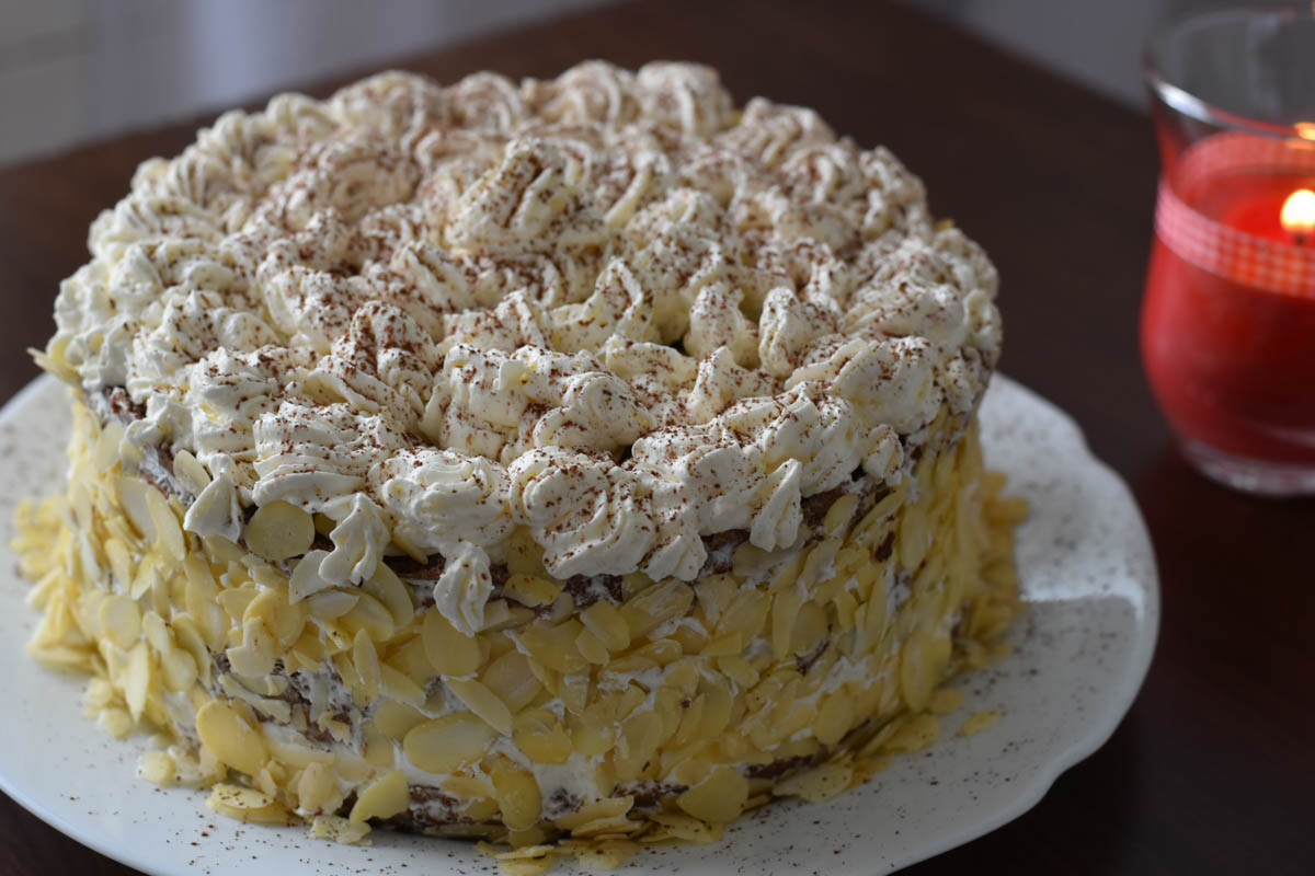 Tort de cacao cu crema mascarpone