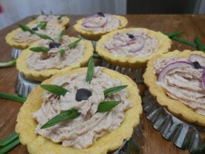 Tarta cu pasta din ton
