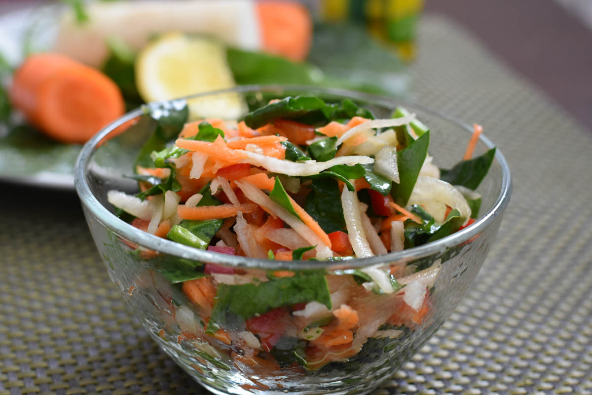 Salata de spanac si cruditati