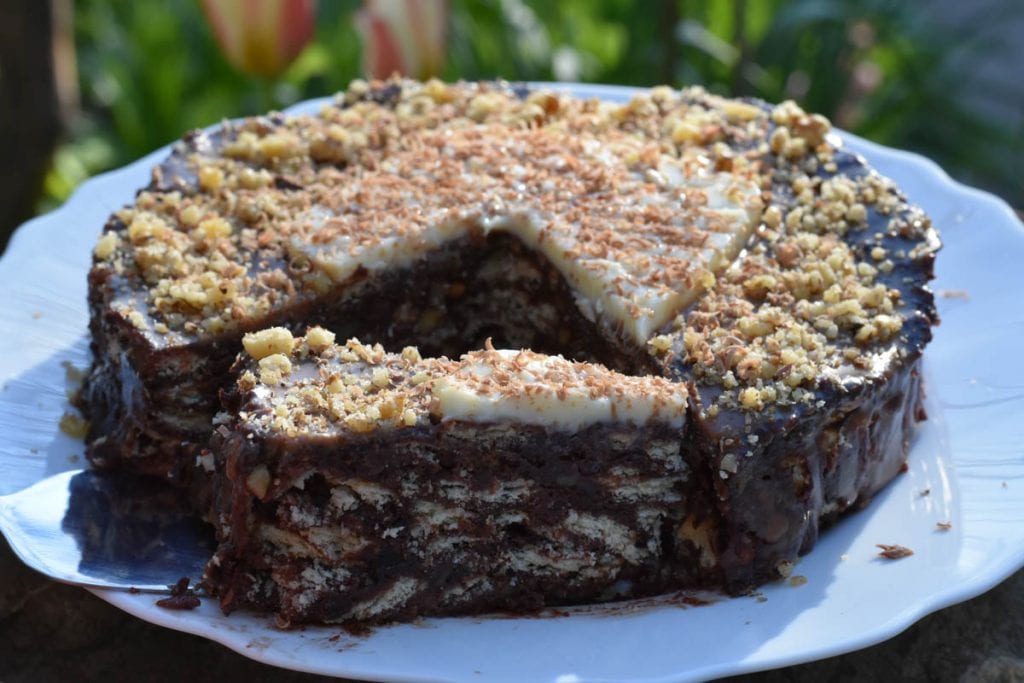 tort de biscuiti cu glazura de ciocolata-reteta