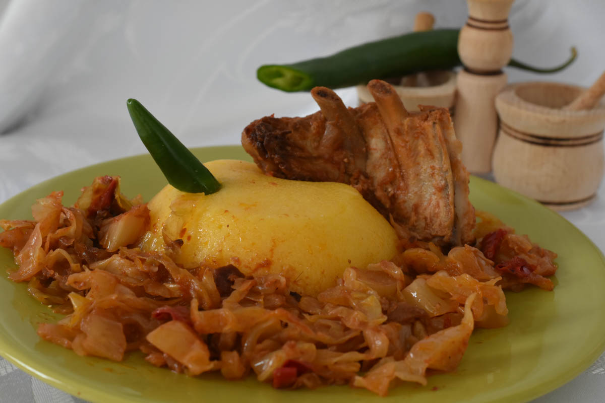 Varza calita cu costita de porc